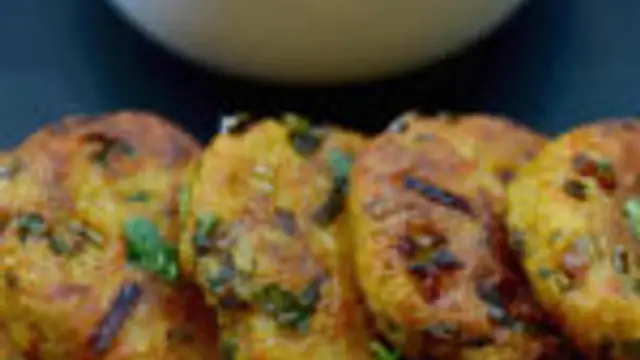 மழைக்கு இதமா சுவையான ரைஸ் கட்லெட் இப்படி செஞ்சி பாருங்க!