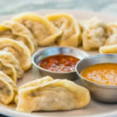 மாலை ஸ்நாக்ஸாக ருசியான சிக்கன் மோமோஸ் இனி இப்படி செய்து பாருங்க! இதன் ருசியே தனி தான்!