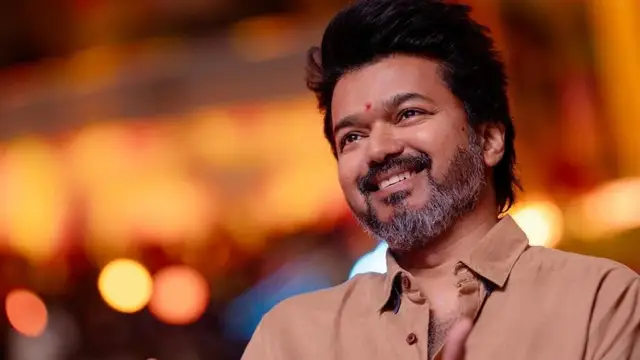 Thalapathy Vijay के साथ हुआ हादसा! कार हुई चकनाचूर, जानें क्या है पूरा मामला