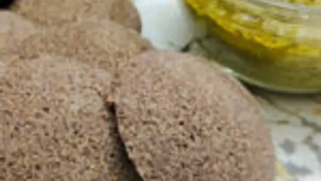 வாரம் ஒரு முறையாவது ருசியான ராகி இட்லி இப்படி செய்து சாப்பிடுங்கள் உடலுக்கு ஆரோக்கியமானது!