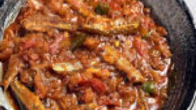 நெத்திலி கருவாட்டு தொக்கு இந்த மாதிரி ஒரு தடவை செஞ்சு பாருங்க!!