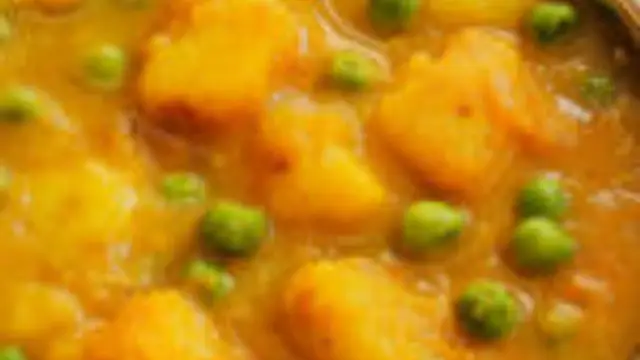 சப்பாத்திக்கு இந்த உருளைக்கிழங்கு பட்டாணி மசாலா செஞ்சு கொடுங்க நாலஞ்சு சப்பாத்தி கூட சாப்பிட வாங்க!