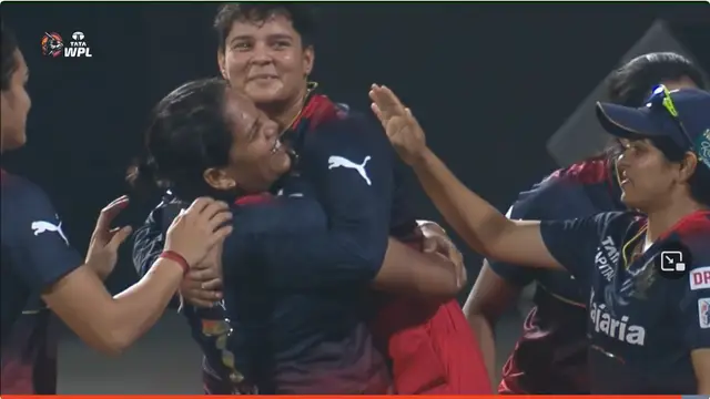 कनिका-ऋचा की तूफानी बल्लेबाजी, जीत के बाद खुशी से झूम उठी RCB की टीम, जश्न का वीडियो सोशल मीडिया पर हुआ वायरल
