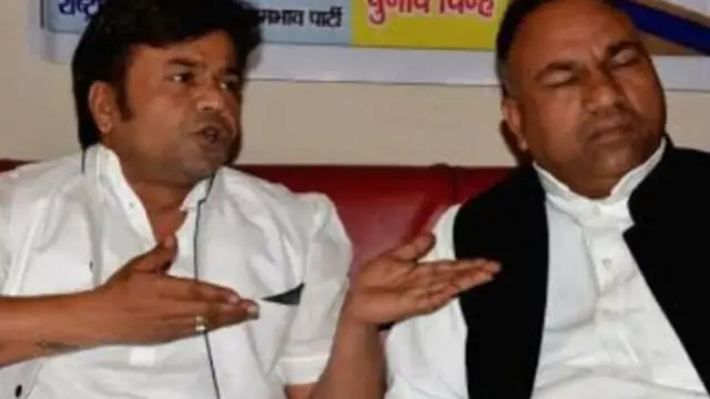 राजपाल यादव के भाइयों पर गरीब की झोपड़ी जलाने का आरोप, जमीन पर कब्जे की कोशिश का दावा, शिकायत दर्ज
