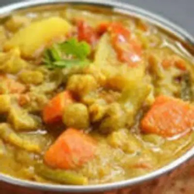ருசியான நவரத்தின குருமா, சப்பாத்தி, பூரி, ஆப்பம், இடியாப்பம், தோசை, இதற்கெல்லாம் பக்காவான சைட் டிஷ் இது!