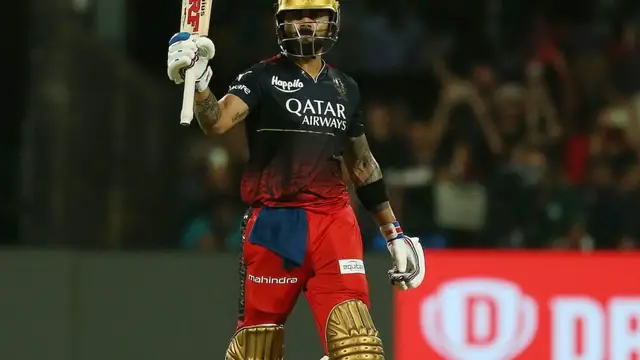லக்னோ அணியின் பௌலர்களை பந்தாடிய பெங்களூரு, RCB கேப்டன் அடித்த அற்புத சிக்ஸர் – வீடியோ உள்ளே.