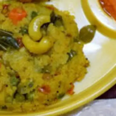 வீடே மணமணக்க காரசாரமான ருசியில் ரவா கிச்சடி இப்படி ஒரு முறை செய்து பாருங்கள்!