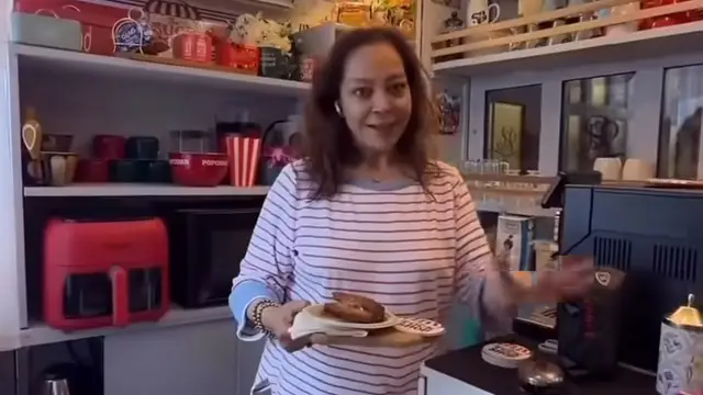 सलमान खान ने कैफे को दी मजेदार चेतावनी, बोले- ‘दाम मत बढ़ाना, वरना तुकाराम मुंढे को भेज दूंगा!'