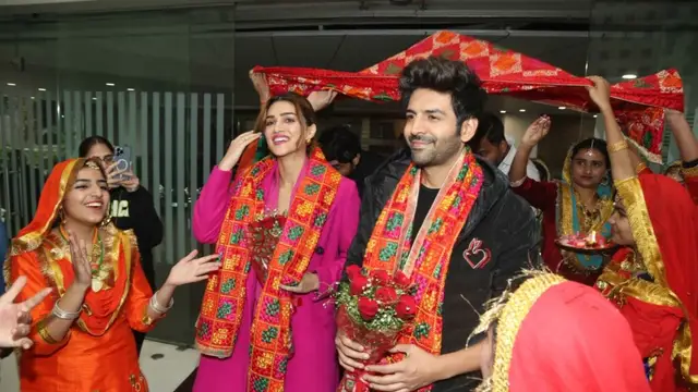Shehzada Trailer: कार्तिक और कृति ने जालंधर में मनाई लोहड़ी, शहजादा ट्रेलर लॉन्च में जम कर हुआ भांगड़ा