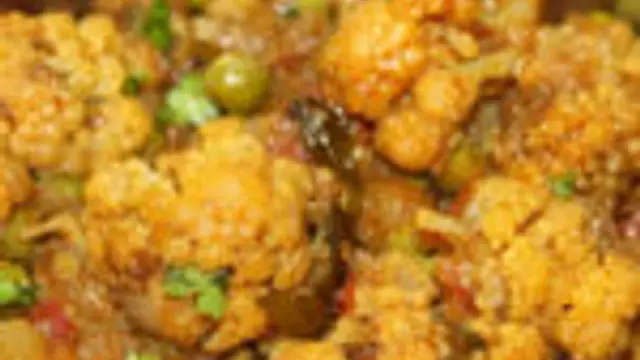 காலிஃப்ளவர் பட்டாணி மசாலா இந்த மாதிரி ஒரு தடவை செஞ்சு பாருங்க சட்டுனு காலியாகிடும்!!