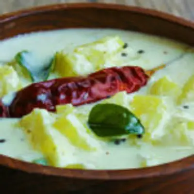 புதுவிதமான ருசியில் மோர் குழம்பு சுரைக்காய் சேர்த்து ஒருமுறை இப்படி செய்து பாருங்க!