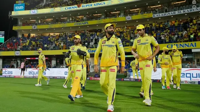 IPL Playoff Scenario: चेन्नई के साथ टक्कर दे सकती हैं आरसीबी प्लेऑफ में? बचे तीन स्थानों के लिए इन टीमों में होगी जंग