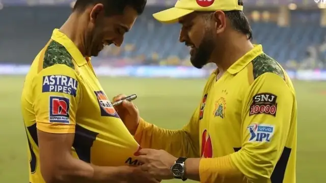 என்னுடைய வாழ்நாளில் அது கடைசி வரையில் நடக்காது – LGM இசை வெளீயிட்டு விழாவில் தீபக் சாஹரை கலாய்த்து தள்ளிய தோனி