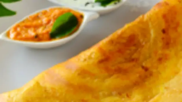 ஸ்வீட் கார்ன் எக் தோசை இந்த மாதிரி ஒரு தடவை செஞ்சு பாருங்க!!
