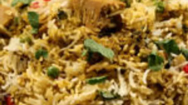 சிக்கன் பிரைடு ரைஸ் மாதிரியே பலாக்காய் பிரைடு ரைஸ் செஞ்சு பாருங்க!!