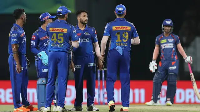 லக்னோவை வீழ்த்தி அற்புதமான வெற்றியை பதிவு செய்த மும்பை – குஜராத்தை வீழ்த்தி சென்னையுடன் மோதுமா?
