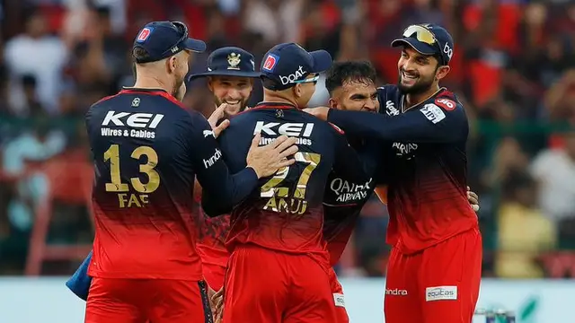 அனுஜ் ராவட் அடித்த ரன்அவுட், வெற்றிக்கு அருகில் சென்ற பெங்களூரு அணி.வீடியோ உள்ளே.