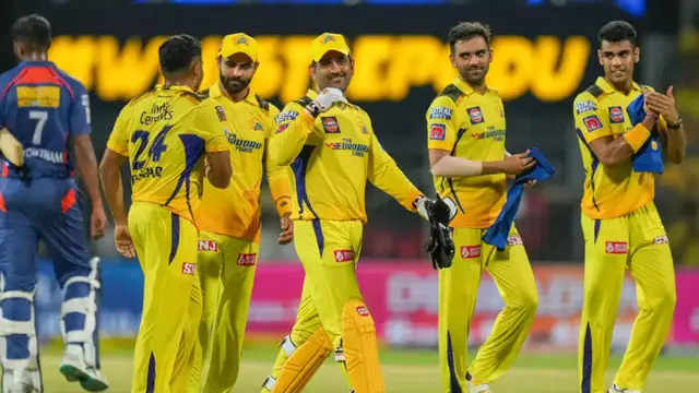 அடுத்த ஆண்டு ஐபிஎல்லில் தோனி ? சுரேஷ் ரெய்னாவிடம் அவரே கூறியுள்ள விஷயம்.
