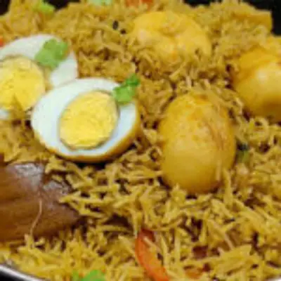 வெறும் 10 நிமிடத்தில் காலை உணவுக்கு ருசியான முட்டை புலாவ் ஒரு முறை இப்படி செய்து பாருங்கள்!