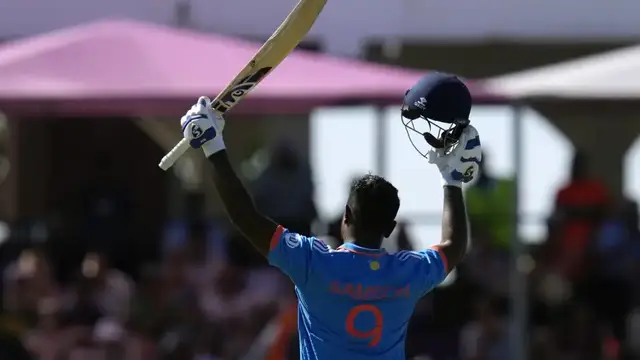 “துண்டு ஒரு முறை தான் தவறும்” ஒரு போட்டியில் சொதப்பி இருந்ததாலும் கிடைத்த மாற்றுமொரு வாய்ப்பை சிறப்பாக பயன்படுத்திய ஞ்சு சம்சன்.