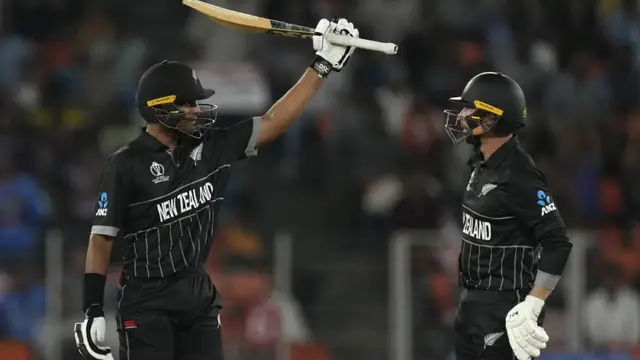 இங்கிலாந்தை ஆட்டம் காண வைத்த டேவின் கான்வே, அதிரடி காட்டிய ரச்சின் ரவீந்திரன். அசால்டாக வென்ற நியூசிலாந்து.