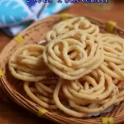 மொறு மொறுனு ருசியான அவல் முறுக்கு இப்படி செய்து பாருங்க! இதன் ருசியே தனி தான்!!
