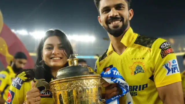 கிரிக்கெட்டில் இவருக்கு பிரகாசமான எதிர்காலம் இருக்கிறது – இந்திய வீரரை பாராட்டும் முன்னாள் பாகிஸ்தான் கேப்டன்.