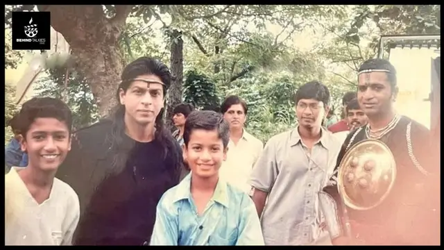 क्या आप पहचान सकते हैं 2001 में शाहरुख के साथ तस्वीर खिंचाते बॉलीवुड के इन सितारों को..?