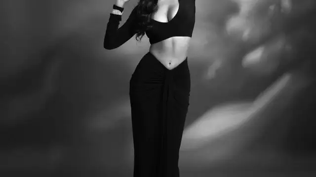 Esha Gupta का लेटेस्ट फोटोशूट हुआ वायरल, ब्लैक ब्यूटी का बोल्ड अवतार देख उड़ जायेंगे होश