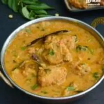ருசியான பக்கோடா குழம்பு இனி இப்படி செய்து பாருங்க! இதன் ருசியே தனி தான்!!