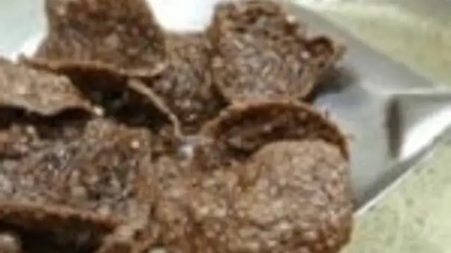 எப்போ ஒரே மாதிரியான வற்றல் செஞ்ச போர் அடிச்சிடுச்சுன்னா இந்த கேழ்வரகு வற்றல் செஞ்சு சாப்பிட்டு பாருங்க!