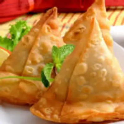 மொறு மொறுவன வெங்காய சமோசா இப்படி செஞ்சி பாருங்க ?