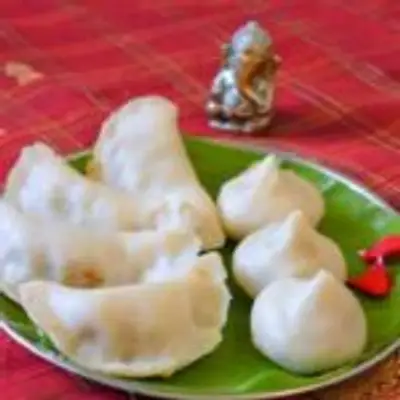 தித்திக்கும் சுவையில் கருப்பட்டி மோதகம் எப்படி செஞ்சி பாருங்க!