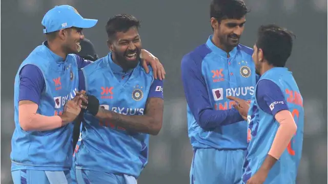 Yuzvendra Chahal को हार्दिक पांड्या ने दिखाया अपना घमंडी अवतार, विकेट के लालच में अंतिम ओवर तक नहीं दिया गेंदबाजी का मौका, फैंस ने कहा- मतलबी इन्सान