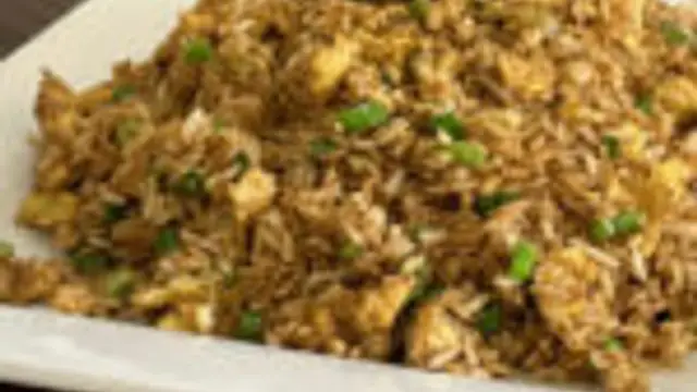 குழந்தைகள் லஞ்ச் பாக்ஸூக்கு கார்லிக் எக் பிரைடு ரைஸ் இப்படி ஒரு முறை செய்து கொடுத்து விடுங்கள்!!