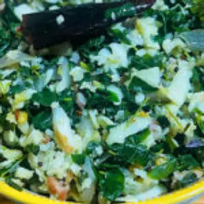 முளைக் கீரை வாங்கி ஒரு முறை  பொரியல்  நப்படி செய்து இப்படி கொடுத்தால் ஒரு சட்டி சோறும் காலியாகும்!
