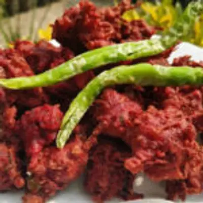 மாலை நேர ஸ்நாக்ஸாக சாப்பிட சுட சுட பீட்ரூட் பக்கோடா ஒரு தரம் இப்படி செய்து பாருங்க!