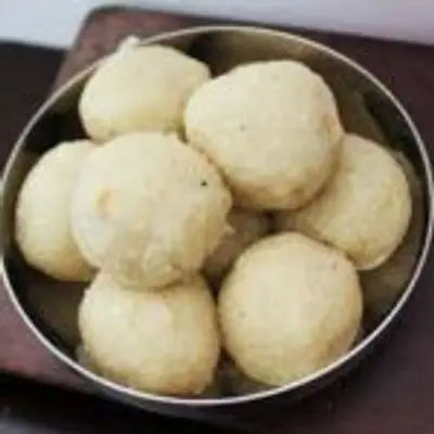 ஸ்நாக்ஸ் சாப்பிட நினைத்தால் ருசியான பால் ரவா உருண்டை இப்படி வீட்டிலே செய்து பாருங்க! இதன் ருசியே ருசி தான்!