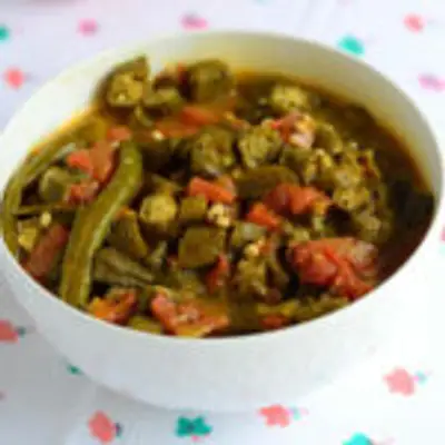 காரசாரமான வெண்டைக்காய் புளிக்கூட்டு இப்படி செஞ்சி பாருங்க!