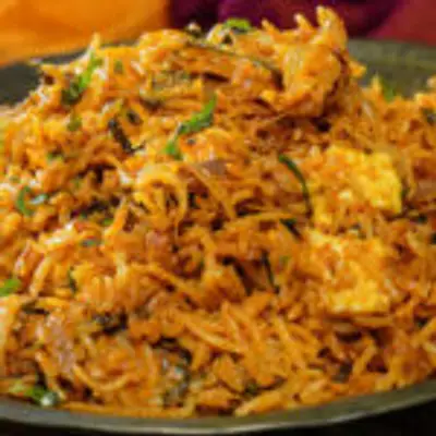 மதிய உணவுக்கு ஏற்ற சுவையான பன்னீர் பிரியாணி செய்வது எப்படி ?