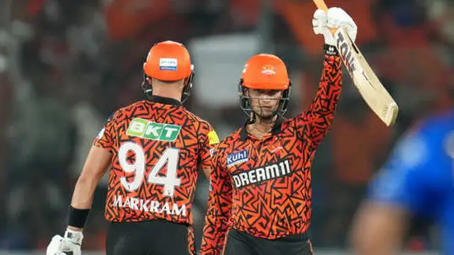 IPL 2024: क्या दो अलग अलग Teams में बंट गई हैं MI? रोहित और हार्दिक के बीच सबकुछ ठीक नहीं, कप्तानी की वजह से डूब रही मुंबई की नैया