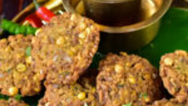 மாலை வேளையில் டீ காபியுடன் சாப்பிட கொண்டைக்கடலை வச்சு ஒரு சூப்பரான வடை செஞ்சு பாருங்க!!