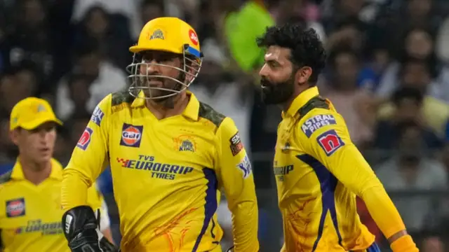 “Dhoni Review System…!” सूर्यकुमार यादव नहीं बच पाए MS Dhoni के रिव्यु से, वानखेड़े स्टेडियम पर दिखा कमाल का नजारा