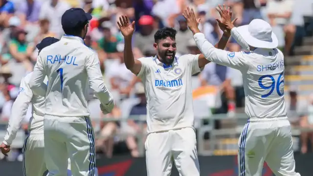 முதல் டெஸ்ட் போட்டியின் தோல்விக்கு பழி வாங்கும் வகையில் முதல் செஷனில் தென்னாபிரிக்கா அணியை சுருட்டிய இந்திய அணி.