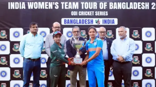 இந்திய மகளீர் அணி கேப்டன் மீது கடுமையான நடவடிக்கை எடுக்க வேண்டும் – உலக கோப்பை வென்ற ஜாம்பவான் வீரர் ஆவேசம்.
