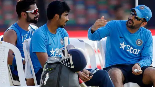 பந்துவீச்சாளர்களை உருவாக்கி கோலிக்கு தந்தது தோனி தான் – இஷாந்த் சர்மா பரபரப்பு பேச்சு.