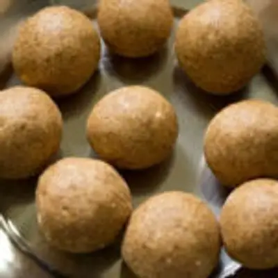 சுவையான வேர்க்கடலை லட்டு செய்வது எப்படி ?