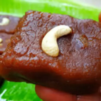 தித்திக்கும் சுவையில்  அரிசி ஹல்வா இப்படி செய்து பாருங்க! வாயில் வயித்தவுடன் கரையும்!