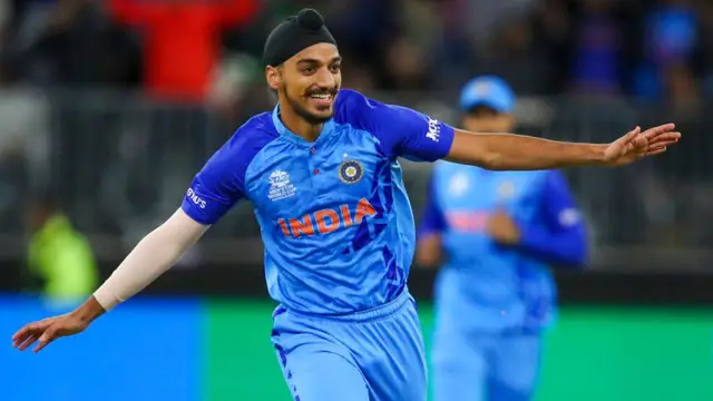 சுப்மன் கில் இப்படி விளையாடும் போது யஷஸ்வி ஜெய்ஸ்வால் இதனை செய்தே ஆக வேண்டும் – வாசிம் ஜாபர் அறிவுரை.