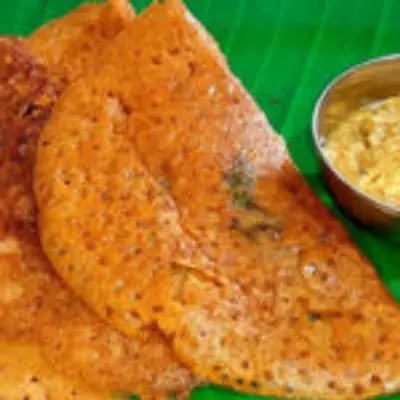 வீட்டில் ஈஸியாக செய்யகூடிய பாலக் தக்காளி தோசை! கண்டிப்பாக மறக்காமல் இப்படி செய்து பாருங்க!